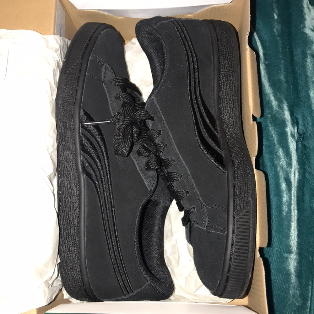 Classic Sueda Pumas (Sz 5.5)